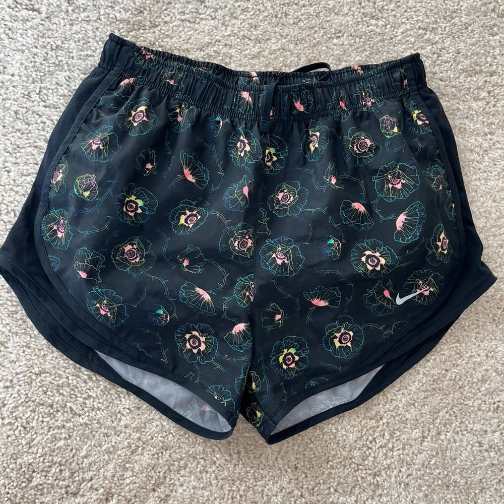 Nike Women's Tempo Running Shorts Size M